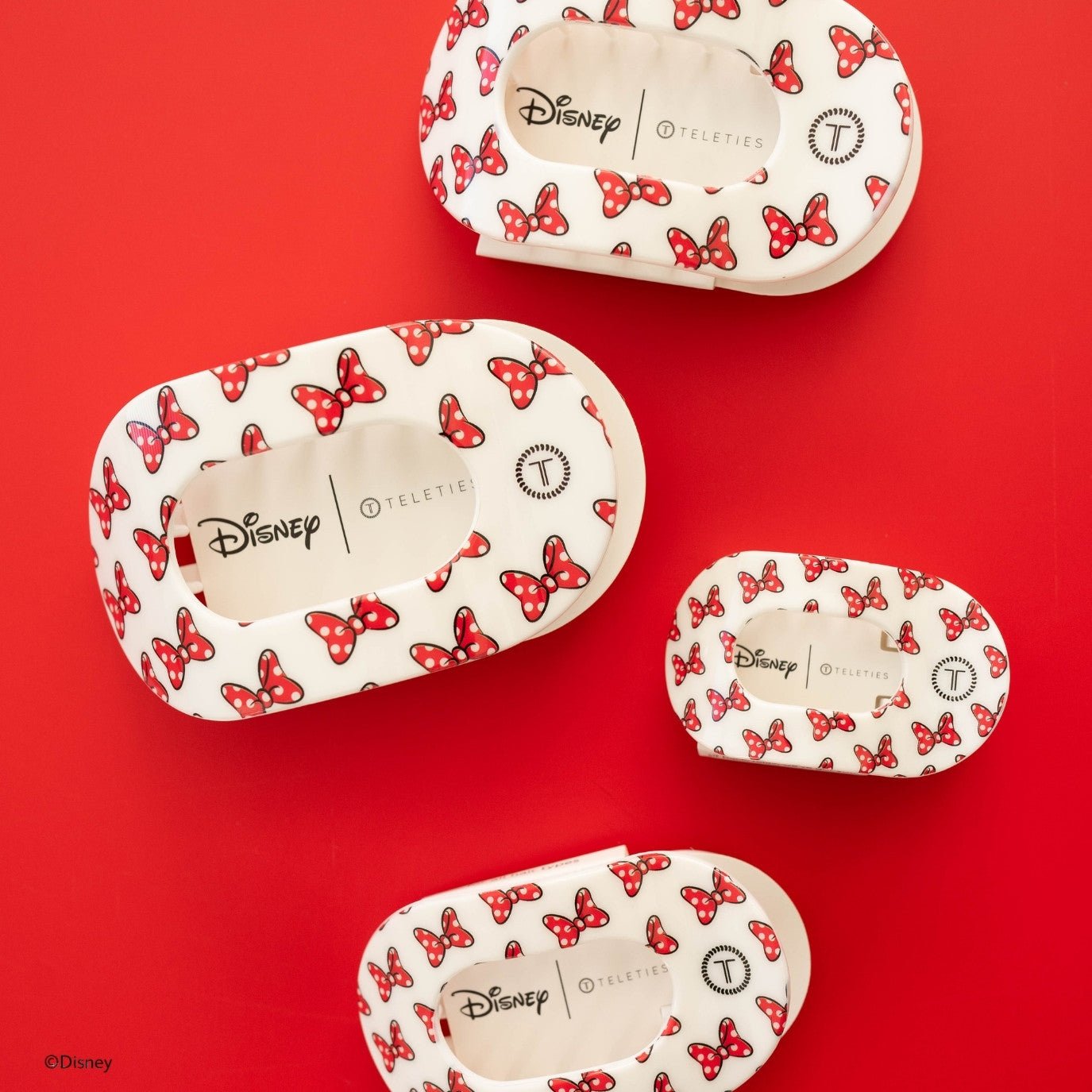 Minnie Mouse Loves Her Bows! Small Flat Round Hair Clip