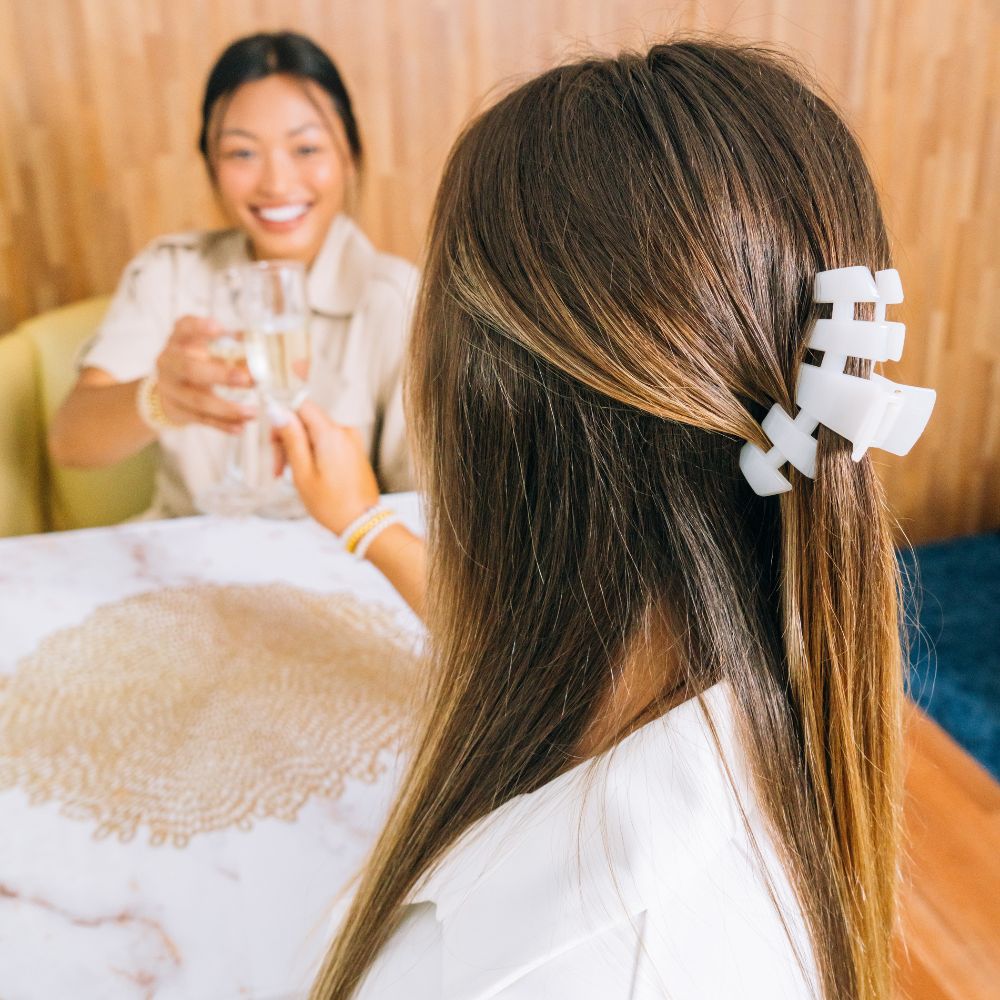 Classic Coconut White Medium Claw Clip