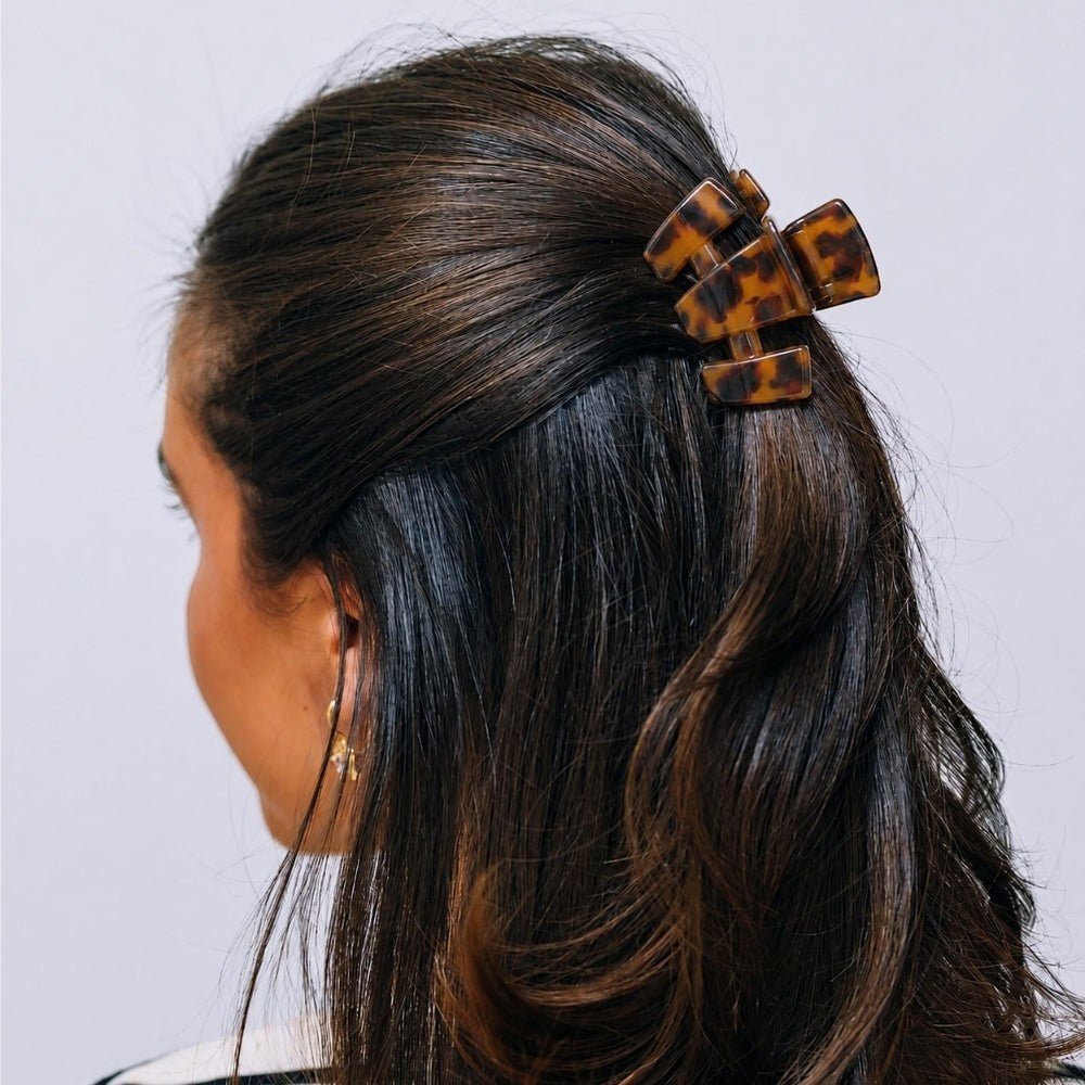 Classic Tortoise Petite Claw Clip